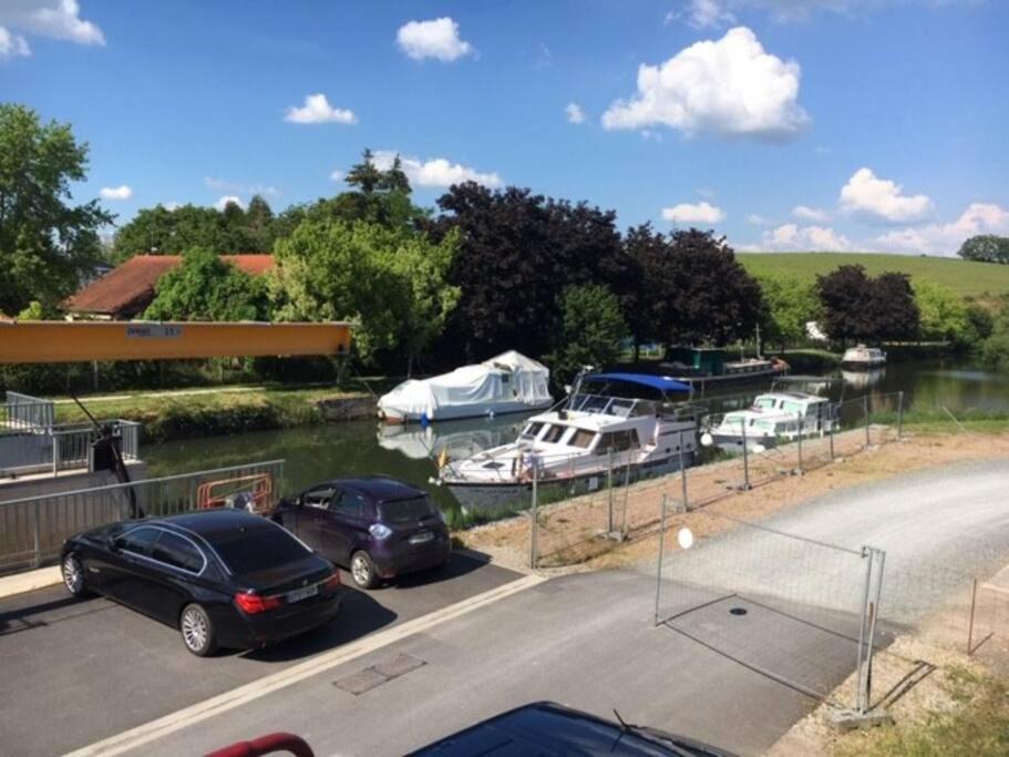 Le Depot Appartement Du Canal 80M2 A Champvert Dış mekan fotoğraf