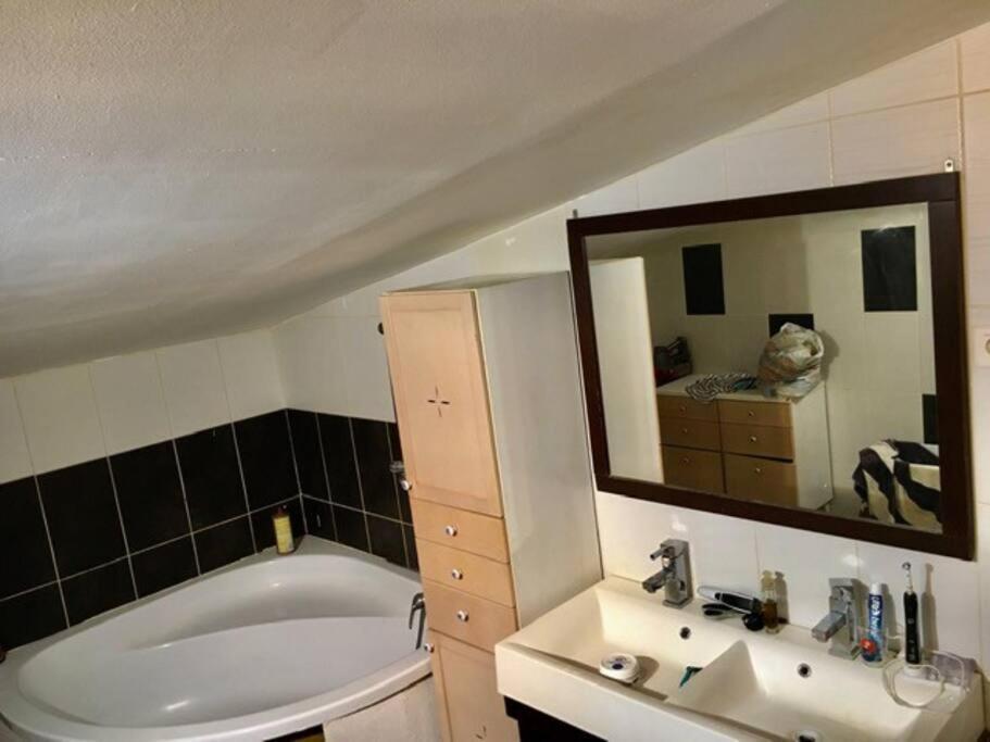 Le Depot Appartement Du Canal 80M2 A Champvert Dış mekan fotoğraf